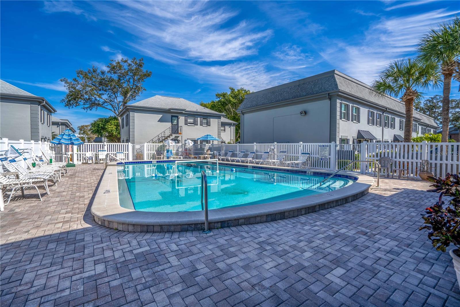 Image 24 of 41 For 6927 Place De La Paix  6927