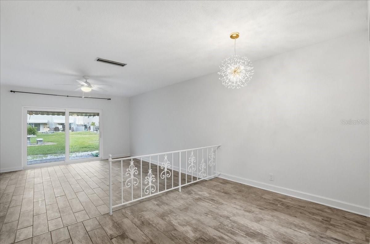 Image 28 of 41 For 6927 Place De La Paix  6927