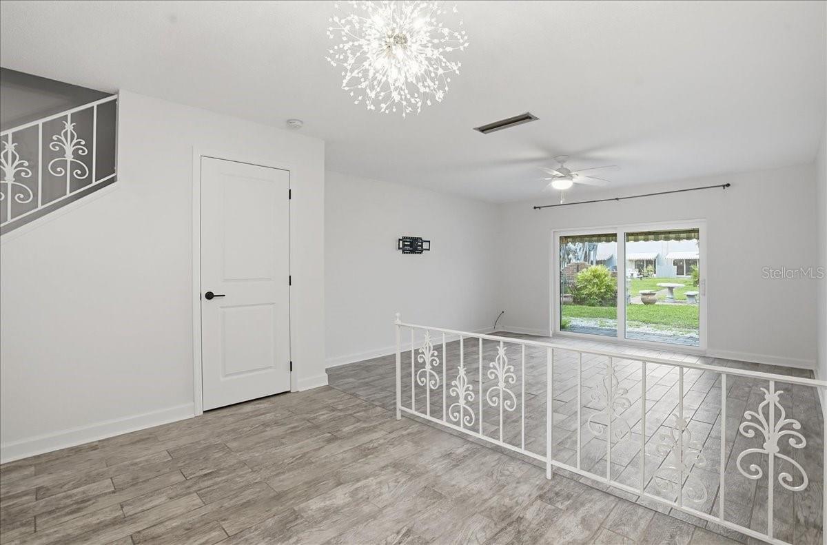 Image 29 of 41 For 6927 Place De La Paix  6927