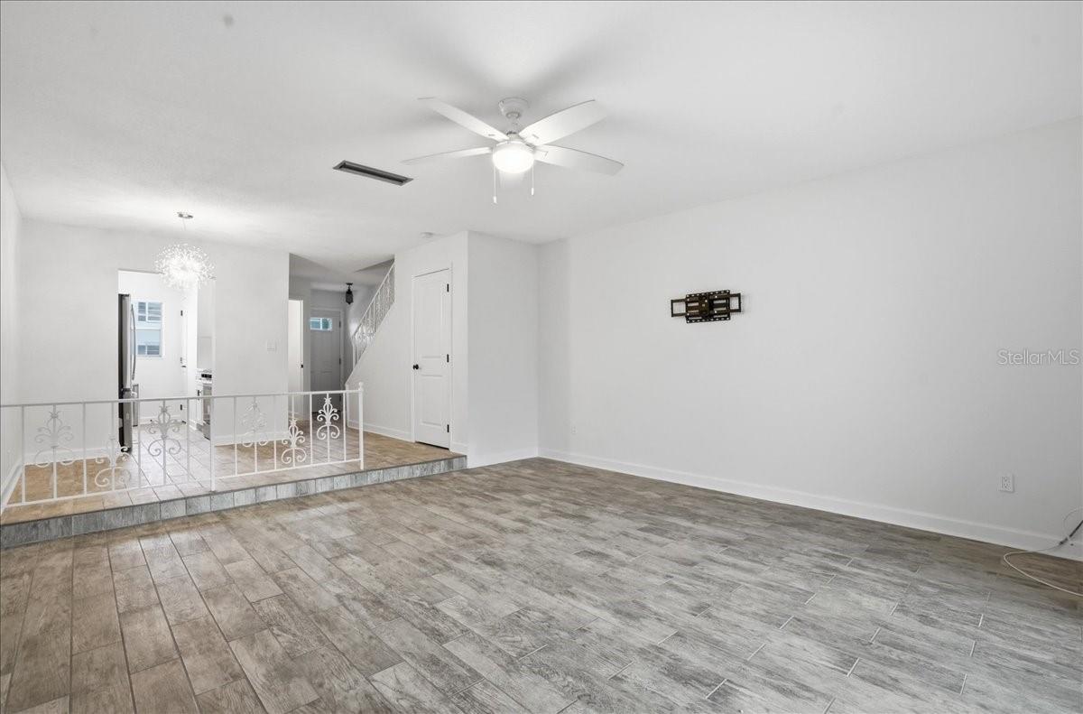 Image 31 of 41 For 6927 Place De La Paix  6927