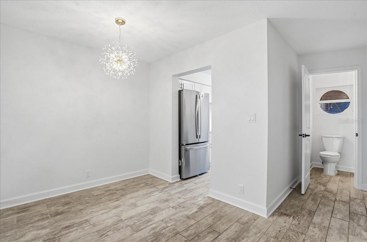 Image 32 of 41 For 6927 Place De La Paix  6927