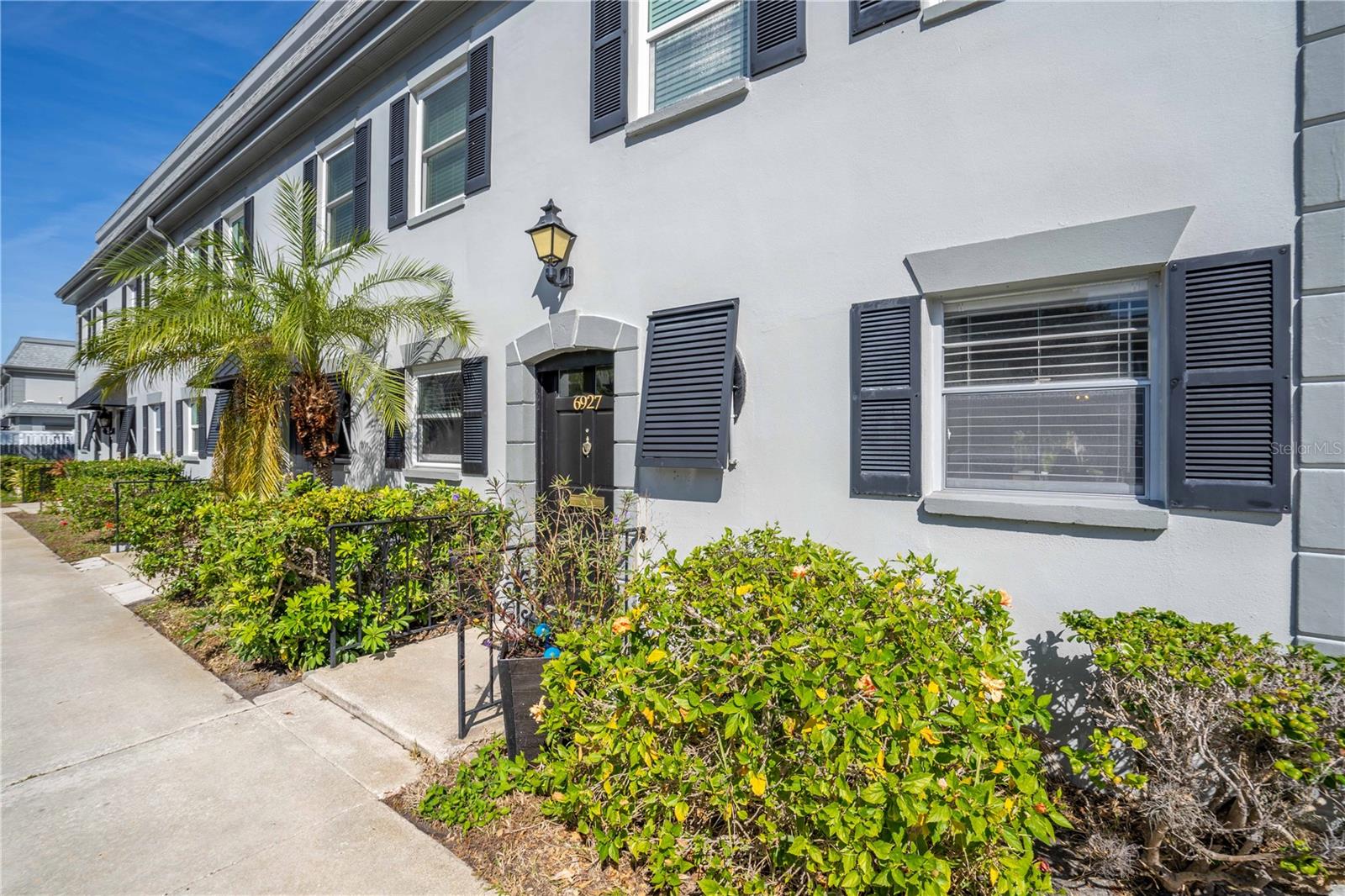 Image 6 of 41 For 6927 Place De La Paix  6927