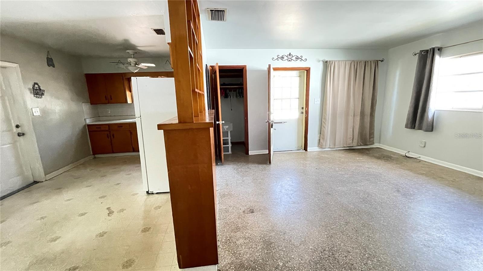 Image 4 of 24 For 10705 Dixon Avenue