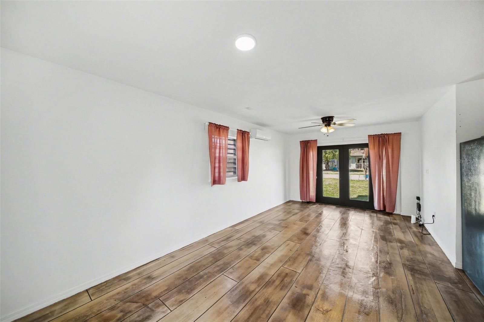 Image 4 of 21 For 38250 13th Avenue