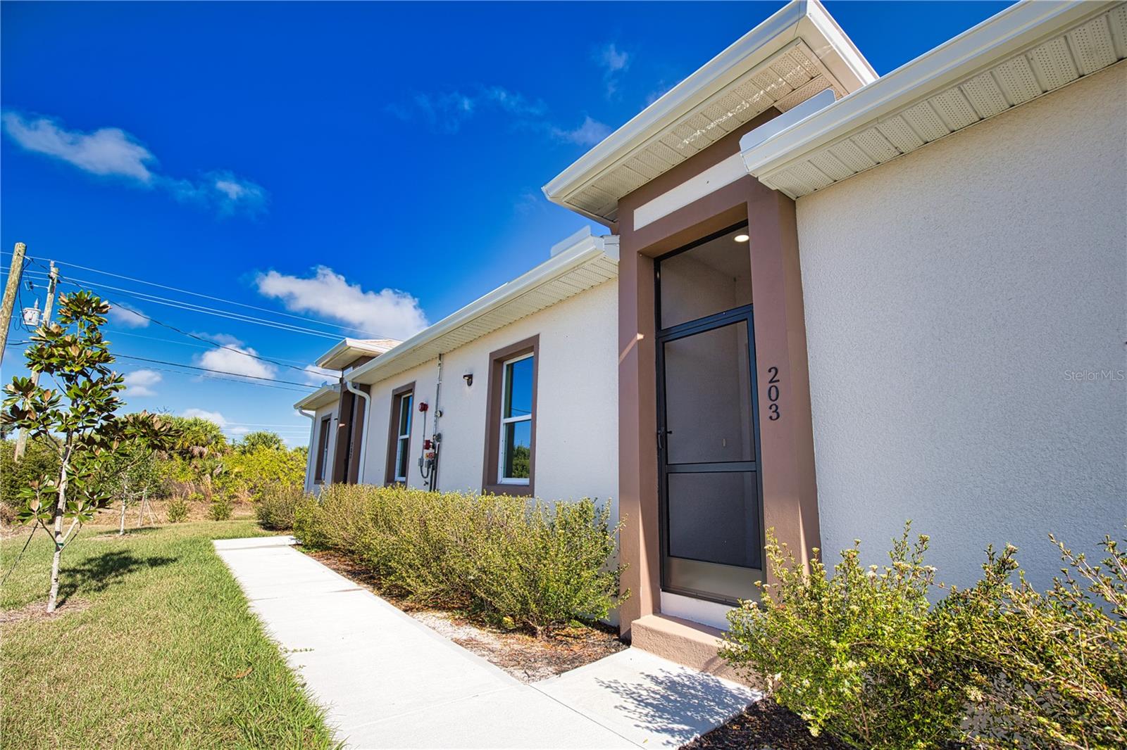 Image 2 of 44 For 289 Boundary Blvd 203