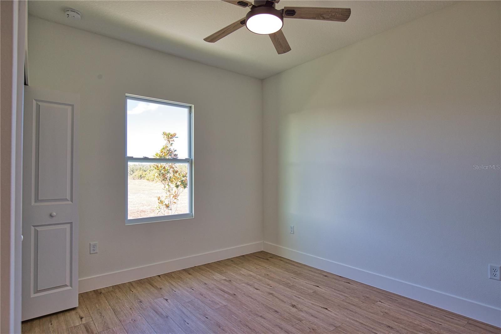 Image 23 of 44 For 289 Boundary Blvd 203