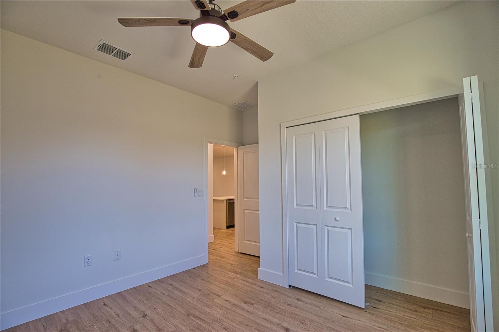 Image 24 of 44 For 289 Boundary Blvd 203