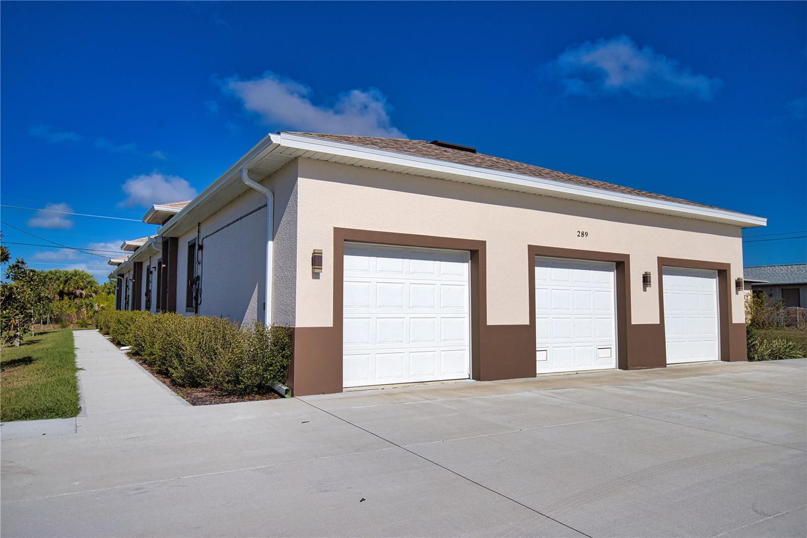 Image 9 of 44 For 289 Boundary Blvd 203