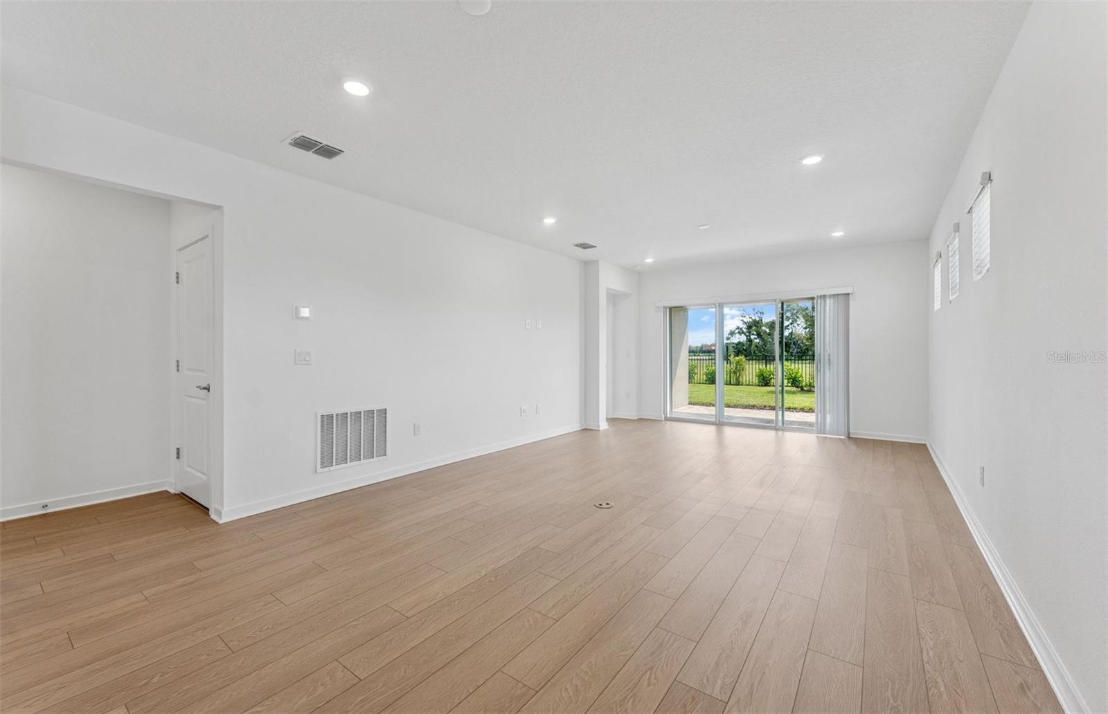 Image 6 of 14 For 3793 Hornbeam Road