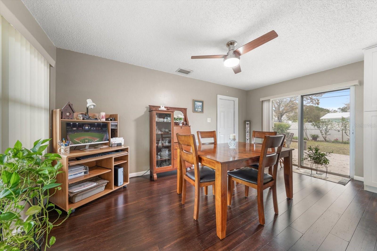 Image 11 of 33 For 1339 Russell Drive N