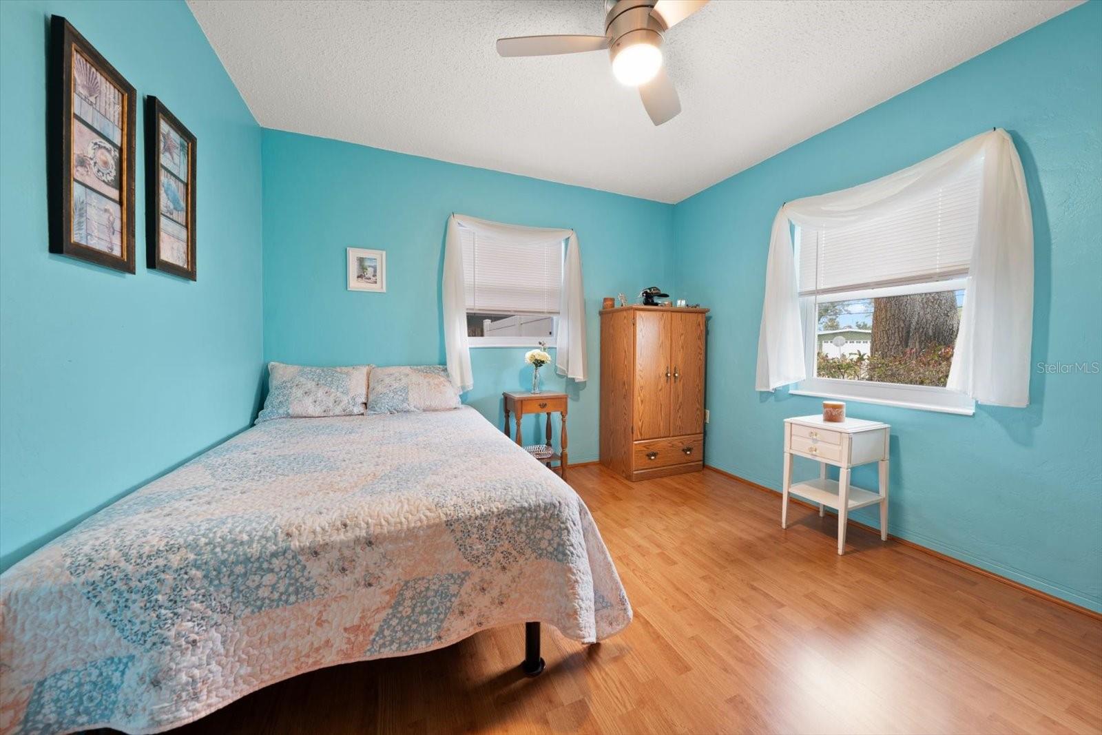 Image 17 of 33 For 1339 Russell Drive N