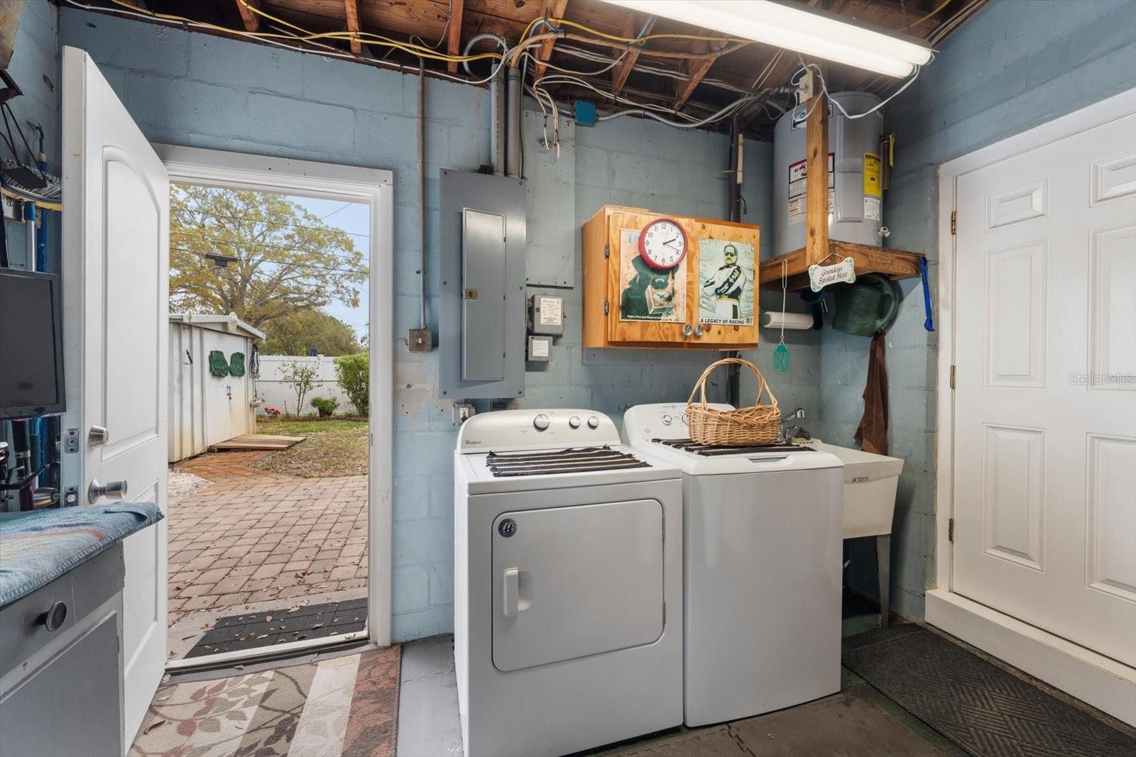 Image 19 of 33 For 1339 Russell Drive N