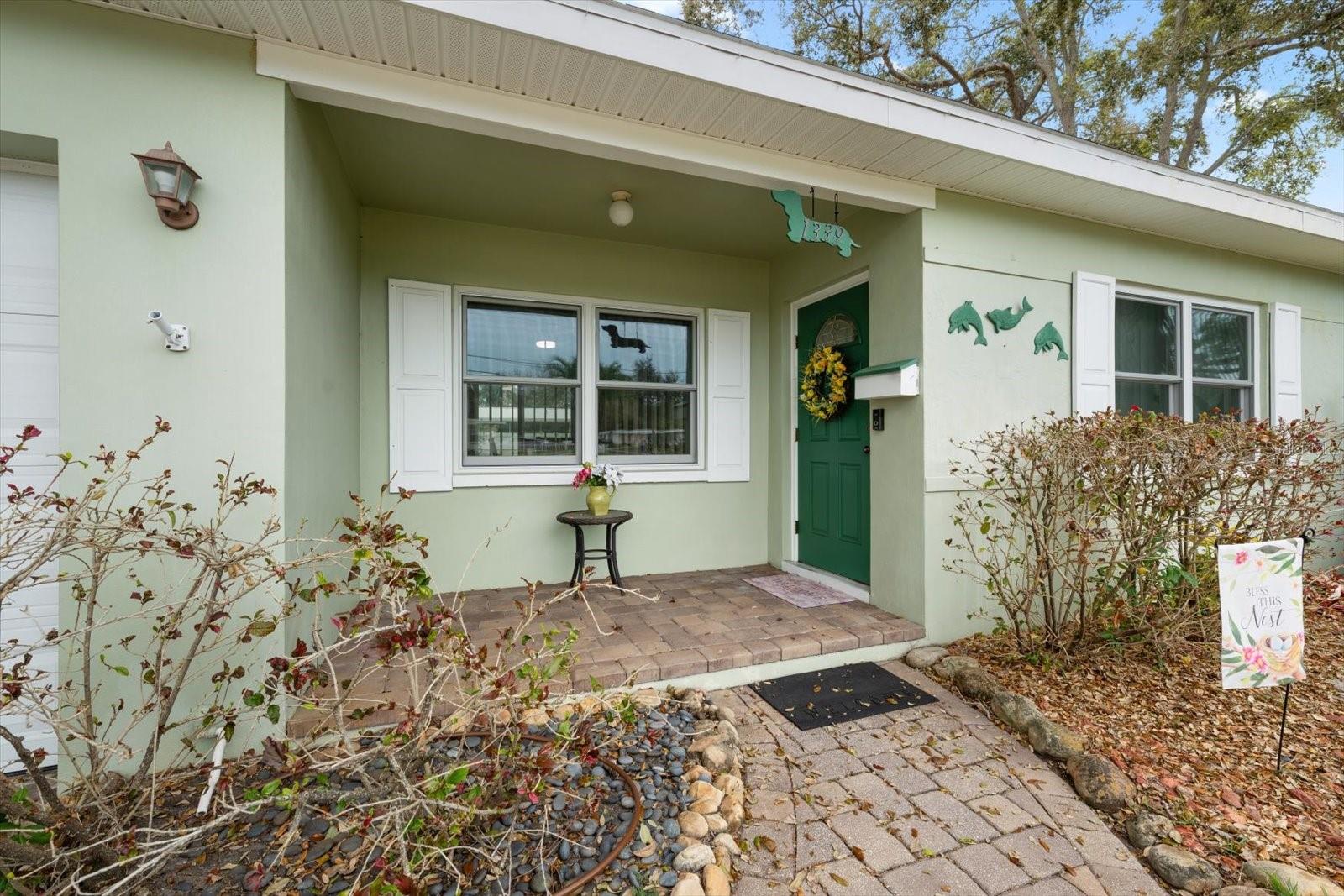 Image 2 of 33 For 1339 Russell Drive N