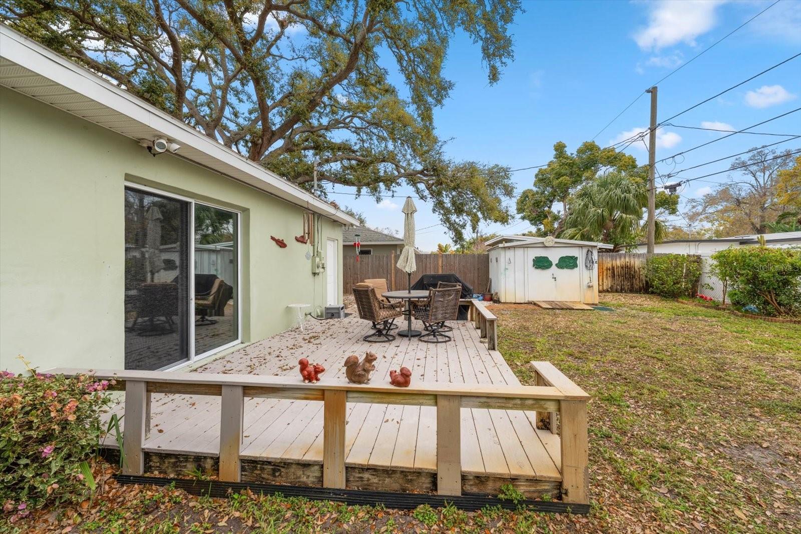 Image 22 of 33 For 1339 Russell Drive N