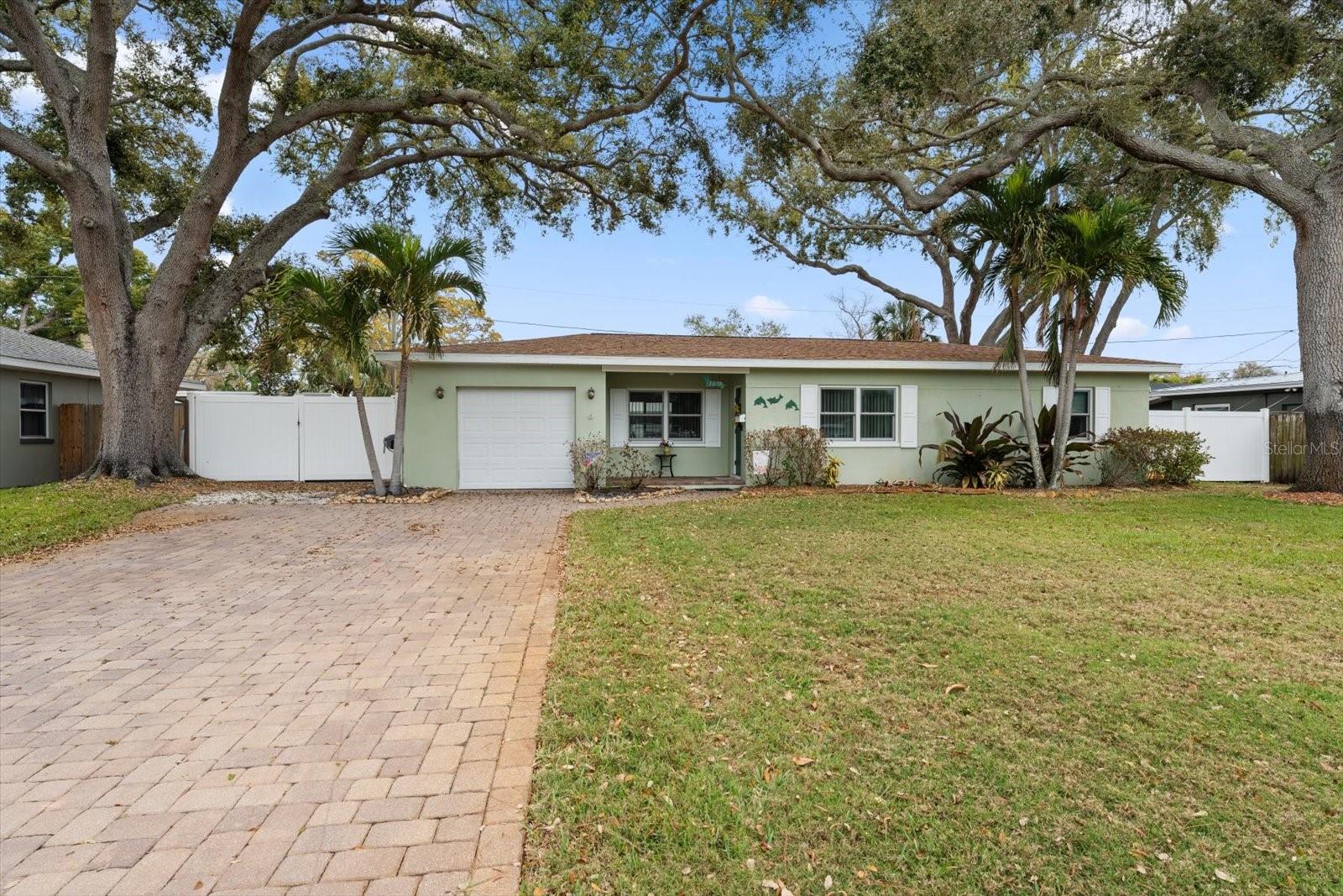 Image 33 of 33 For 1339 Russell Drive N