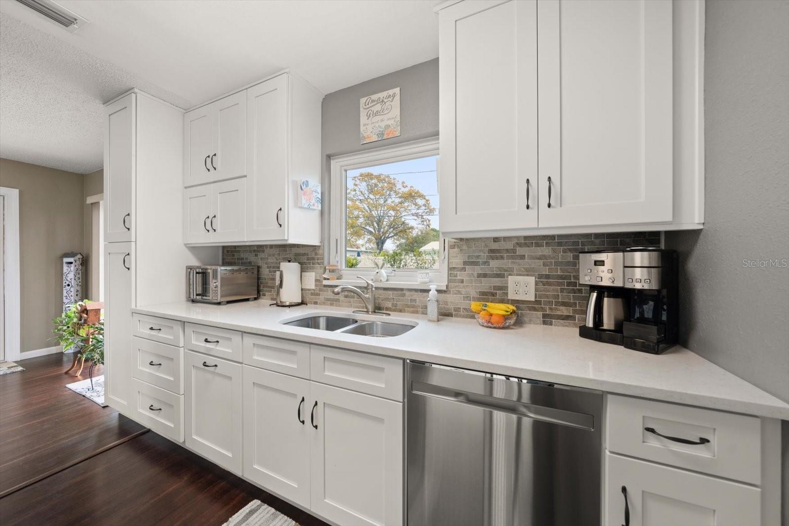 Image 4 of 33 For 1339 Russell Drive N