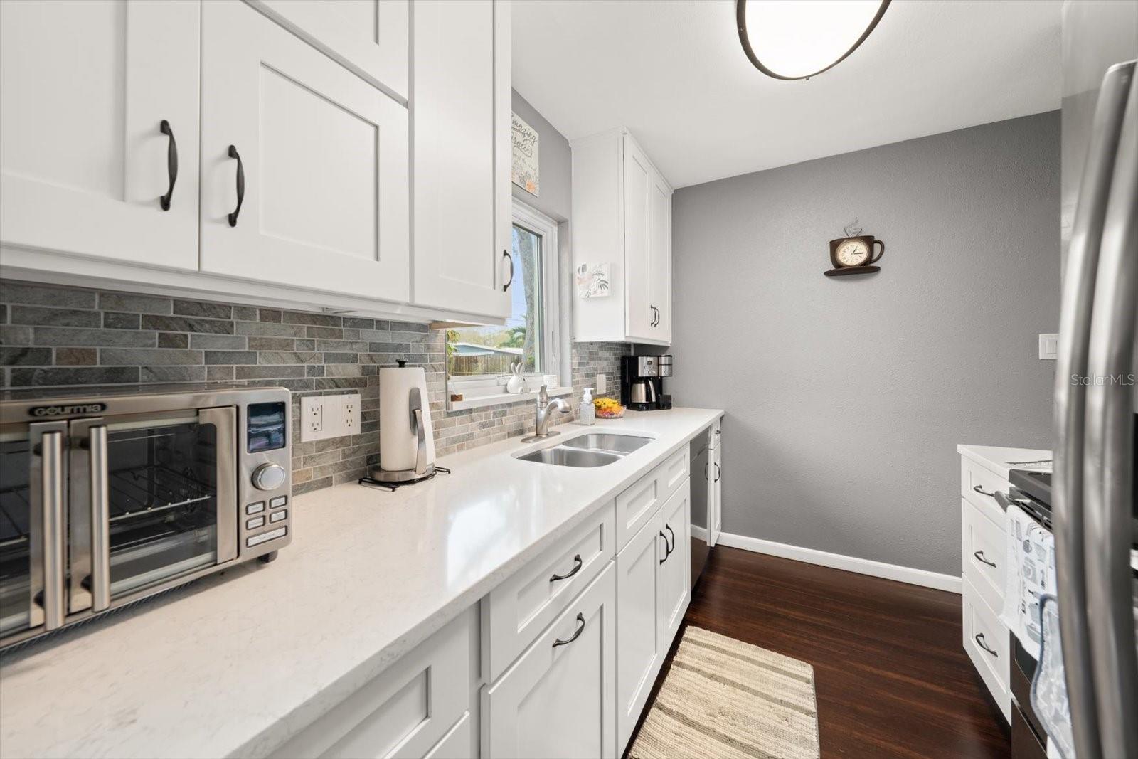 Image 5 of 33 For 1339 Russell Drive N