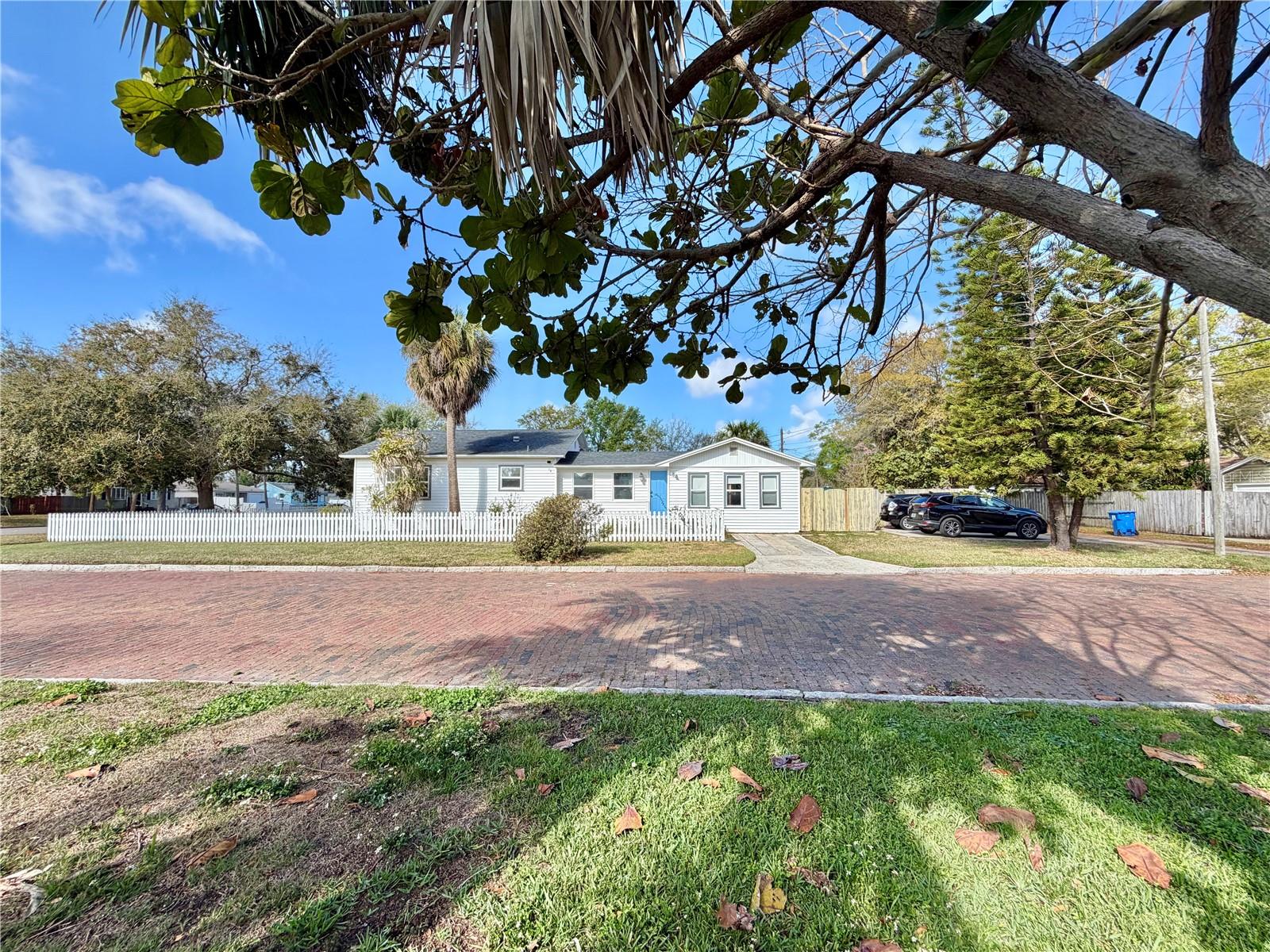 Image 2 of 33 For 4701 1st Avenue N