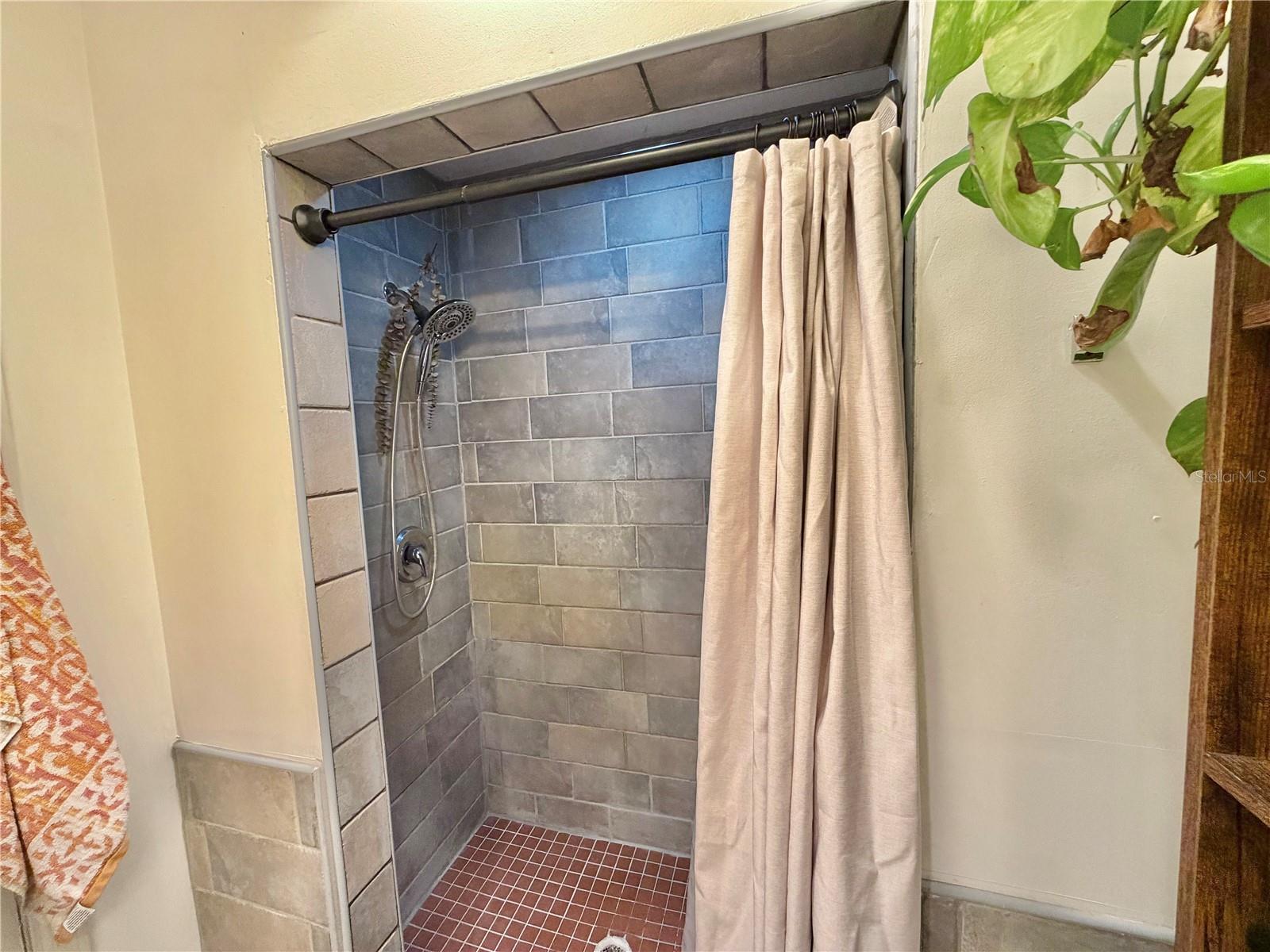 Image 28 of 33 For 4701 1st Avenue N