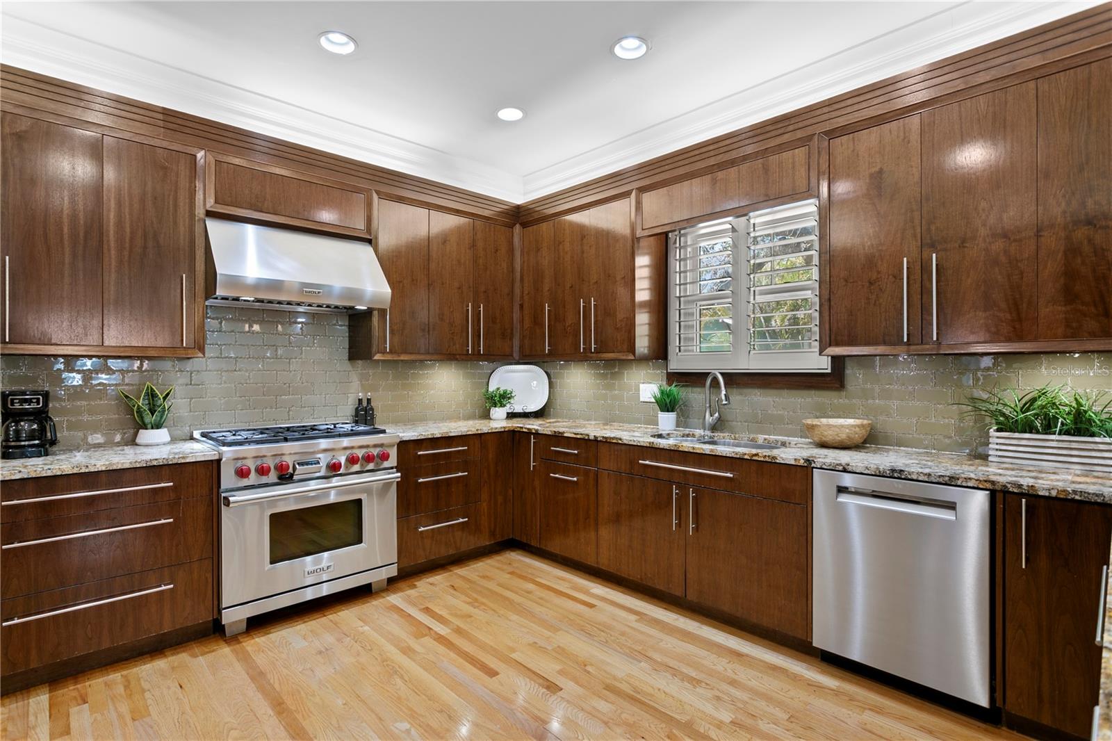 Image 23 of 84 For 811 Rome Avenue