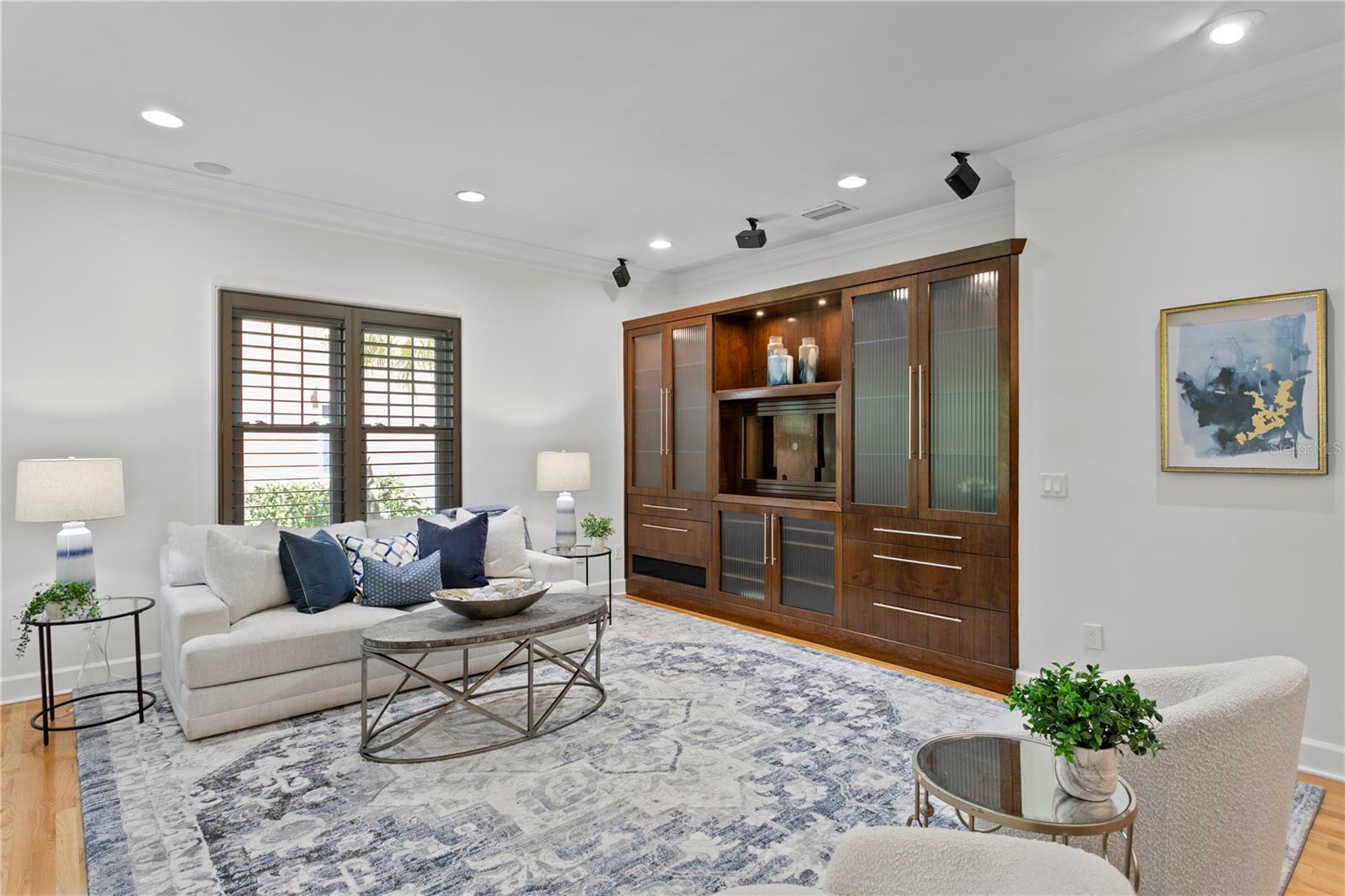 Image 31 of 84 For 811 Rome Avenue