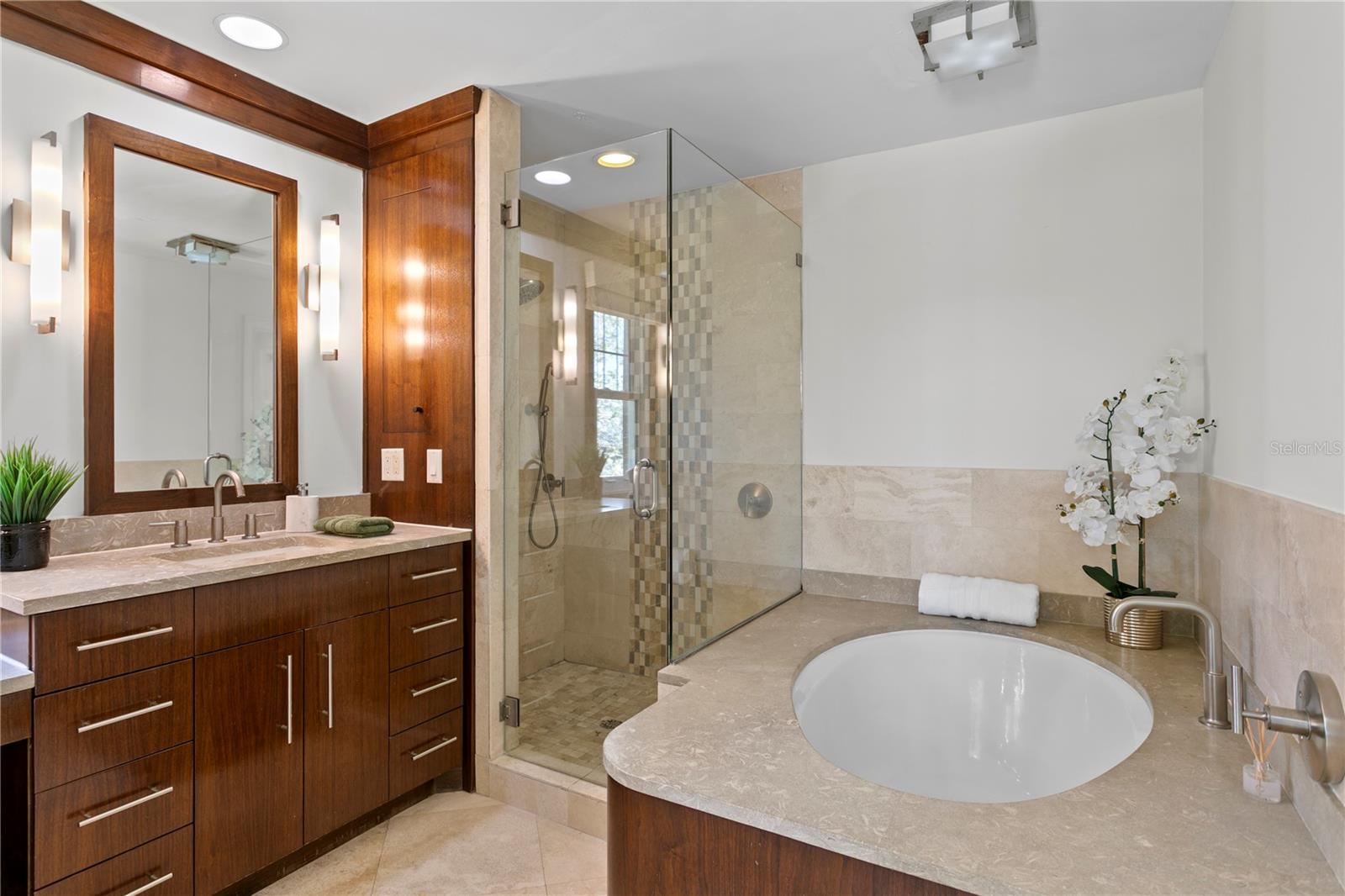 Image 51 of 84 For 811 Rome Avenue