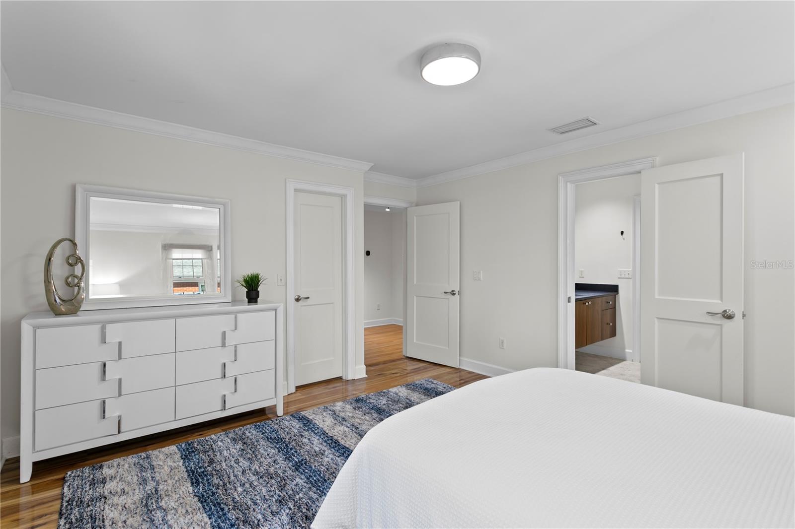 Image 53 of 84 For 811 Rome Avenue