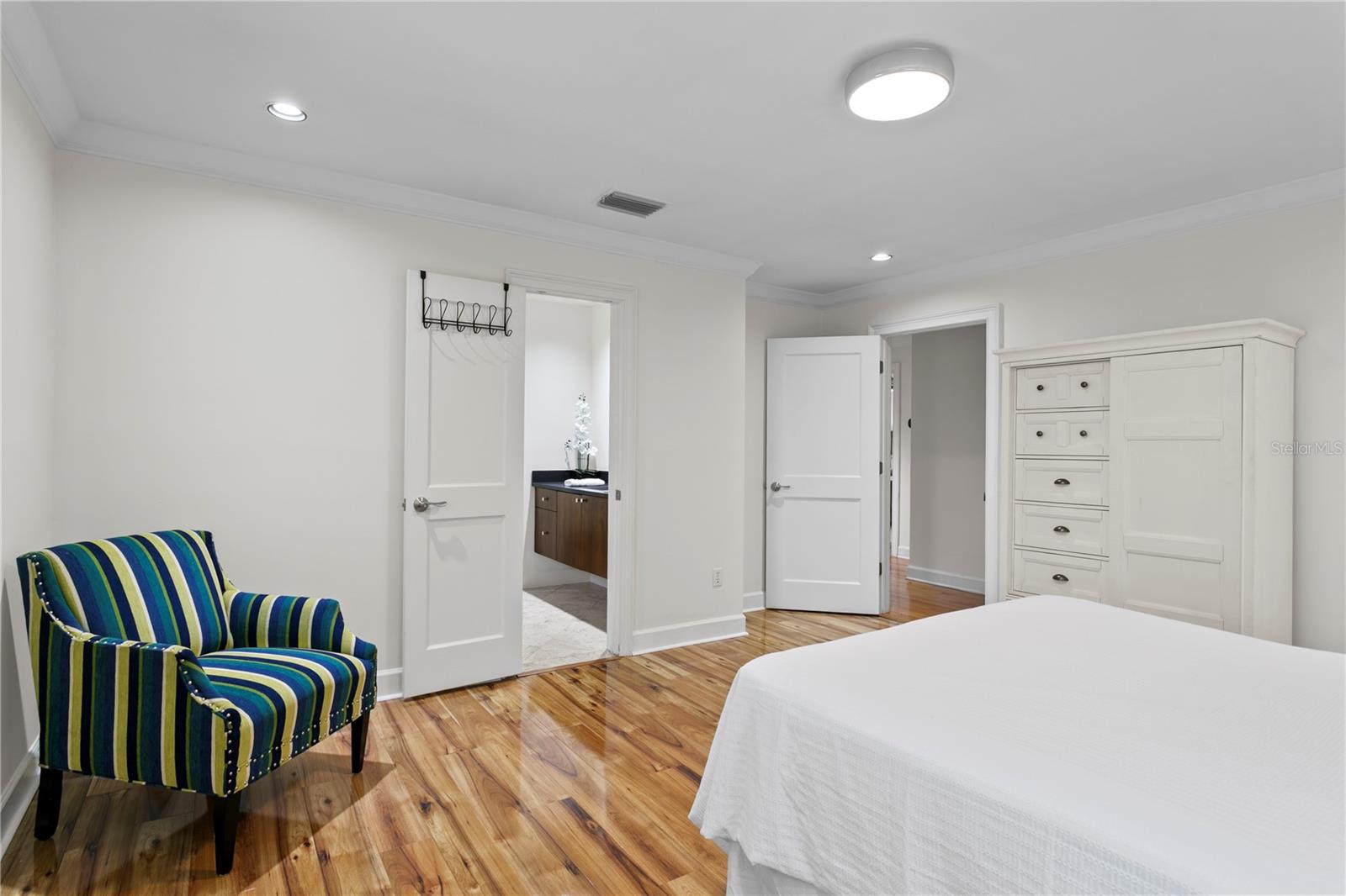 Image 58 of 84 For 811 Rome Avenue