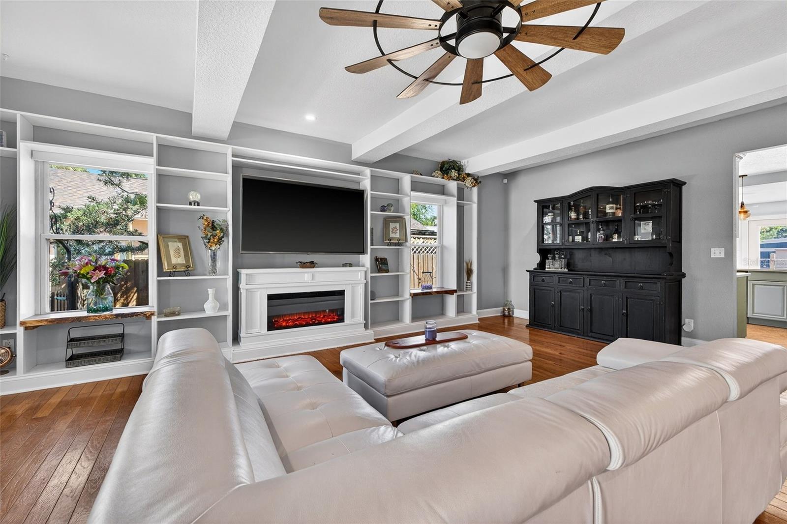 Image 11 of 57 For 2005 Jackson Street N