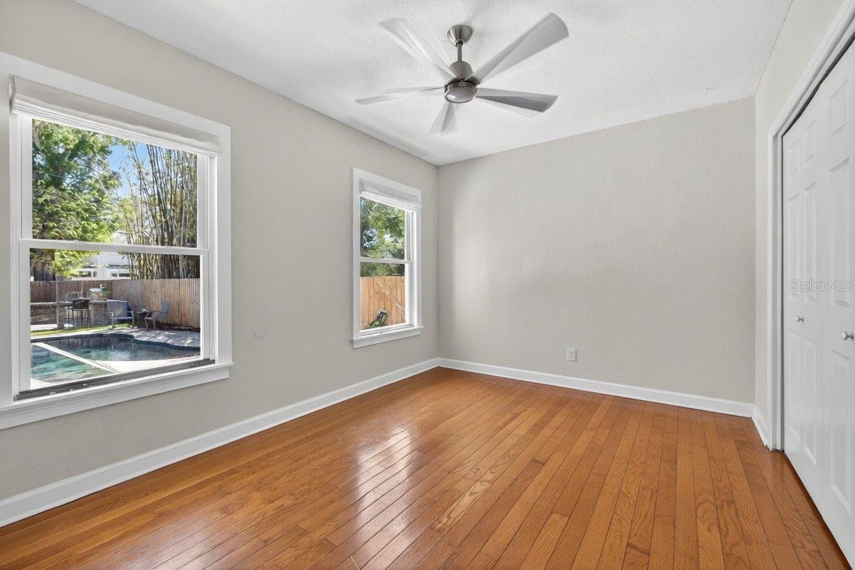 Image 21 of 57 For 2005 Jackson Street N