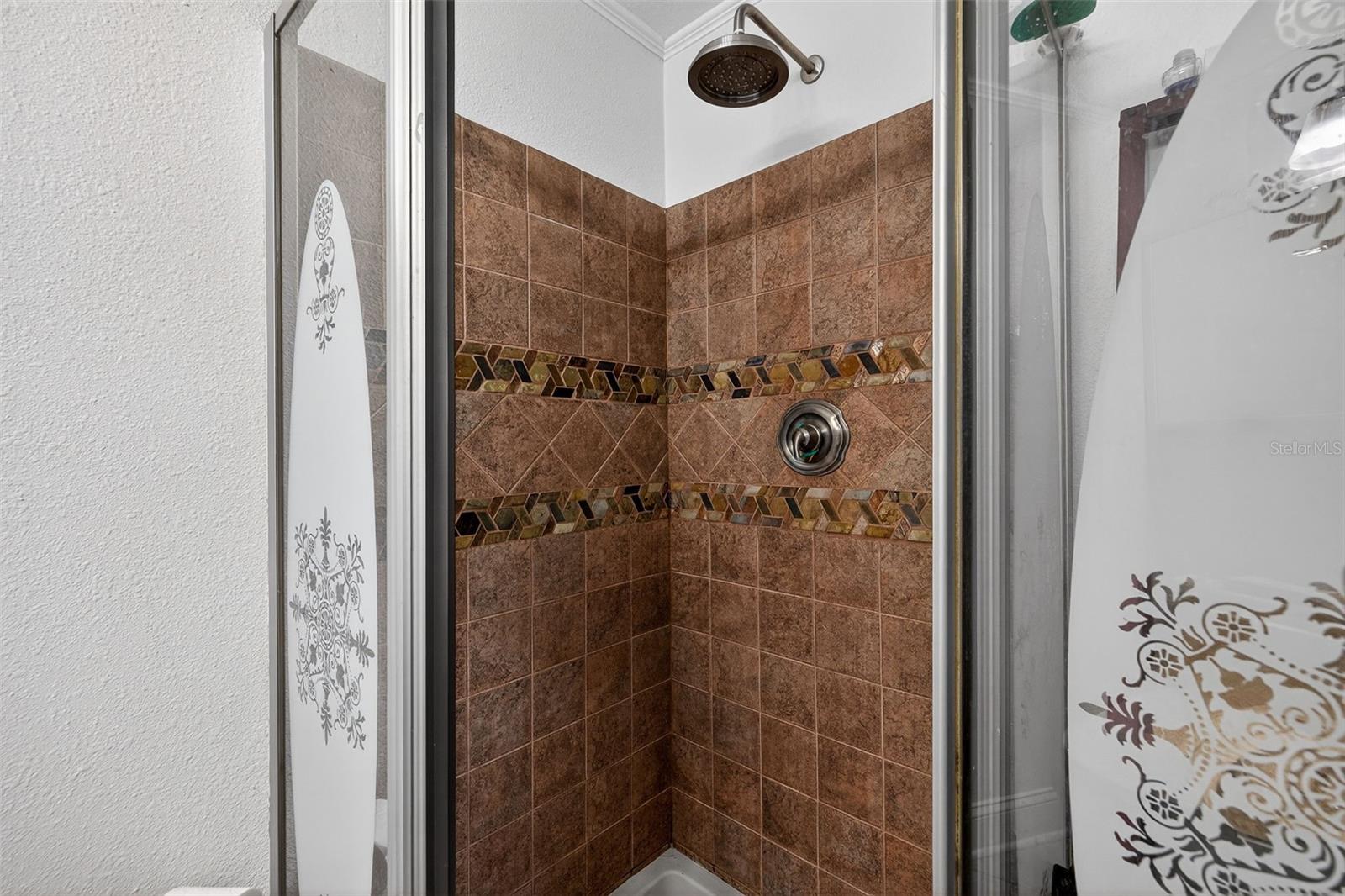 Image 23 of 57 For 2005 Jackson Street N