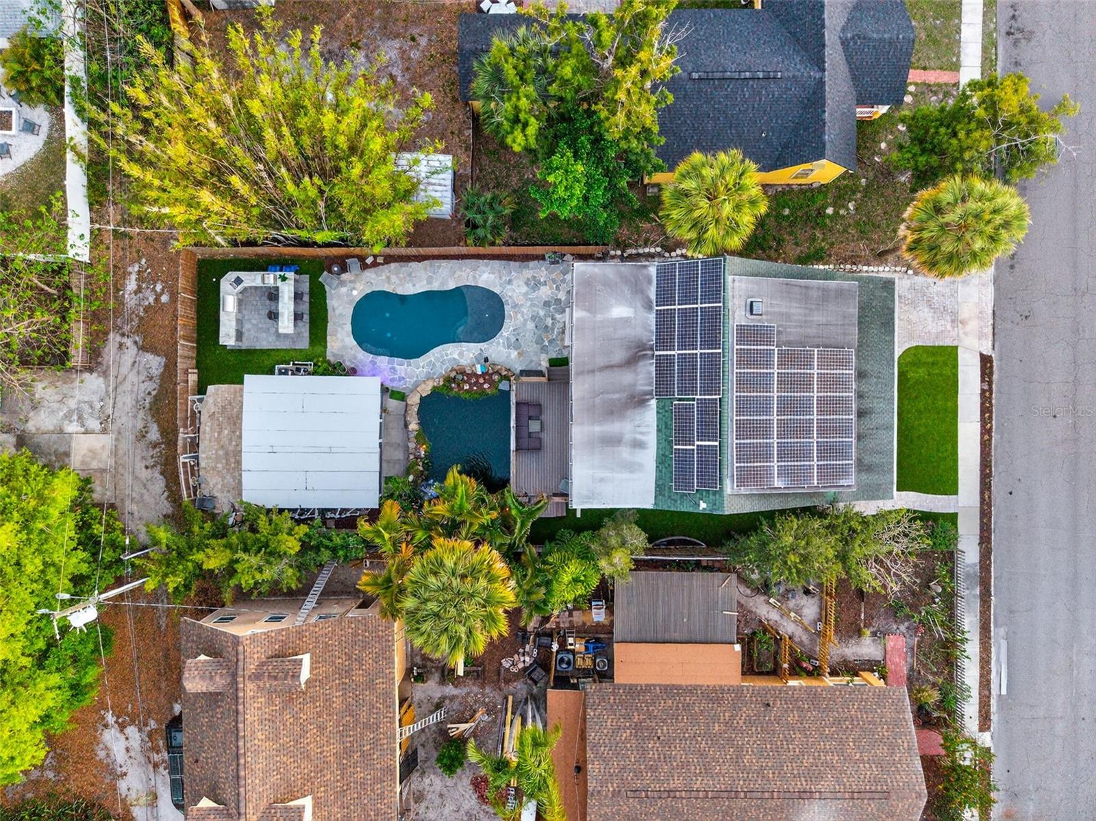 Image 3 of 57 For 2005 Jackson Street N