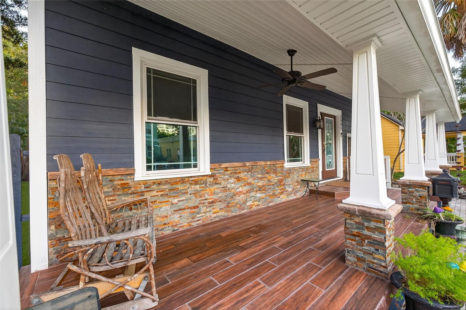 Image 5 of 57 For 2005 Jackson Street N