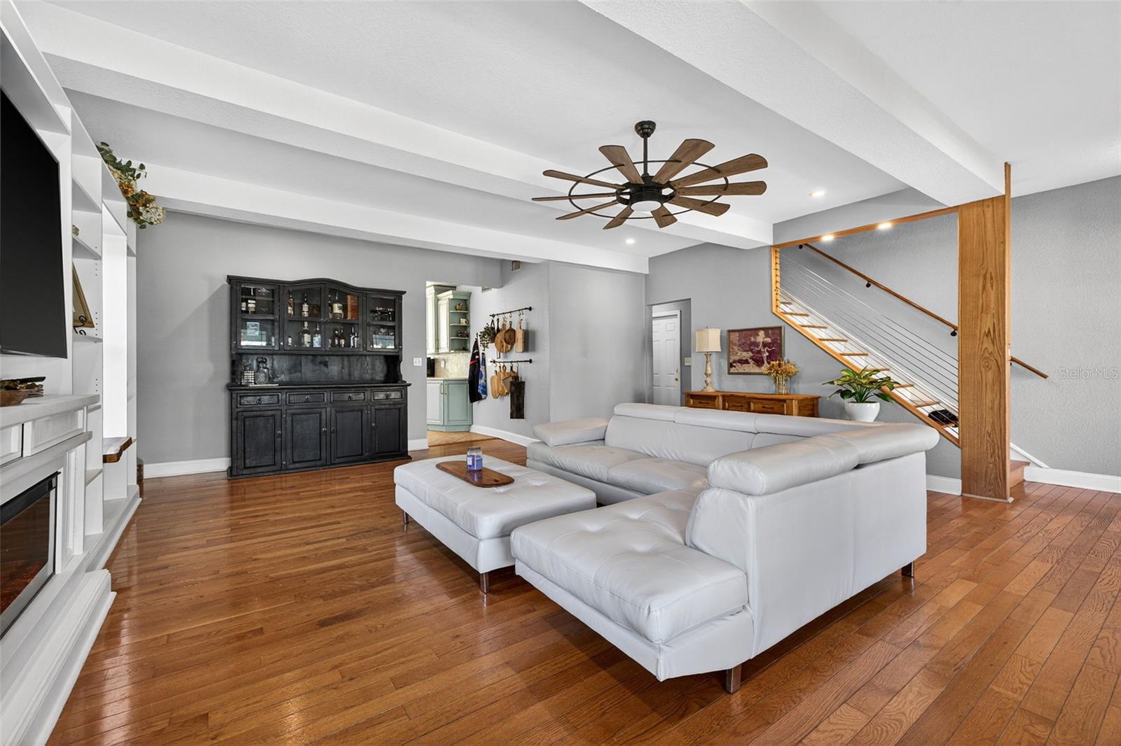 Image 7 of 57 For 2005 Jackson Street N