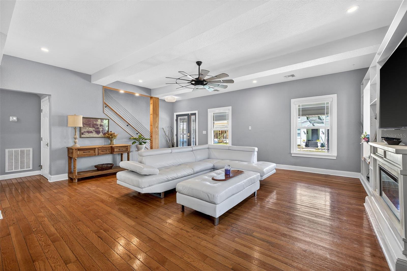 Image 9 of 57 For 2005 Jackson Street N