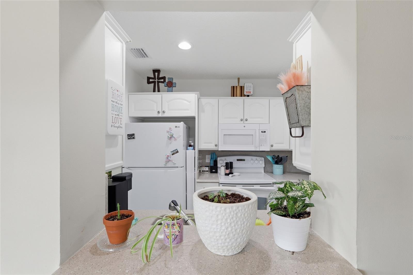 Image 11 of 38 For 216 Gloucester Boulevard 216