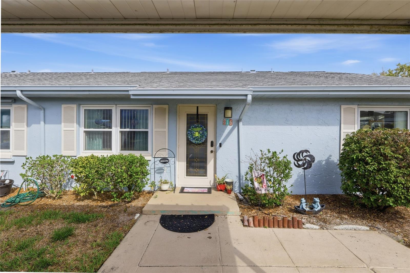 Image 2 of 38 For 216 Gloucester Boulevard 216