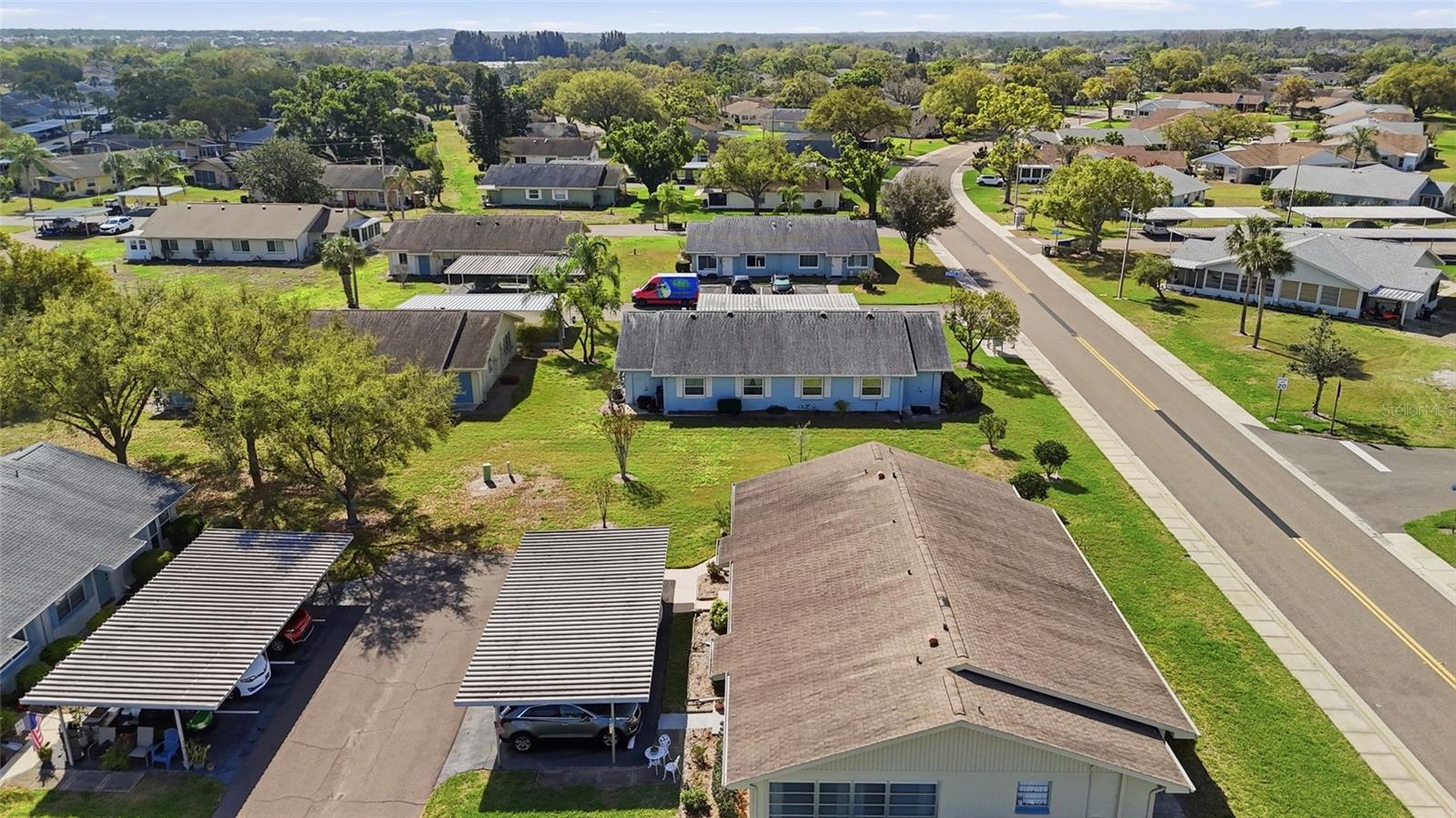 Image 23 of 38 For 216 Gloucester Boulevard 216