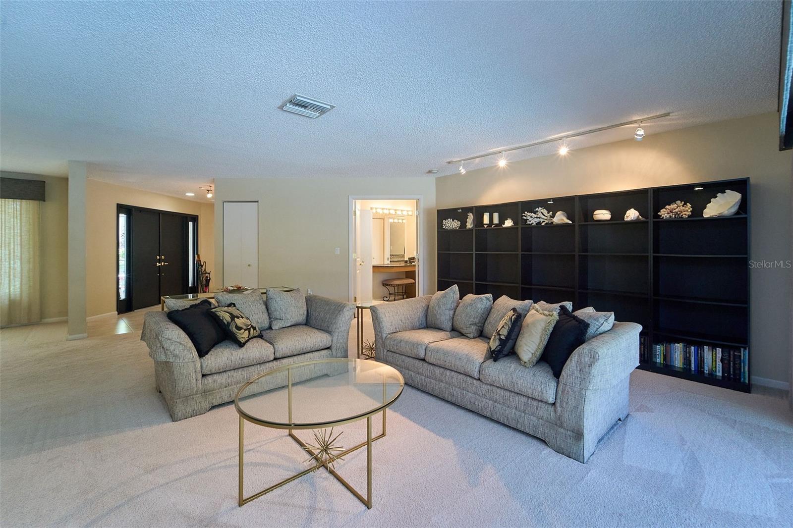 Image 18 of 89 For 2262 Willowbrook Drive