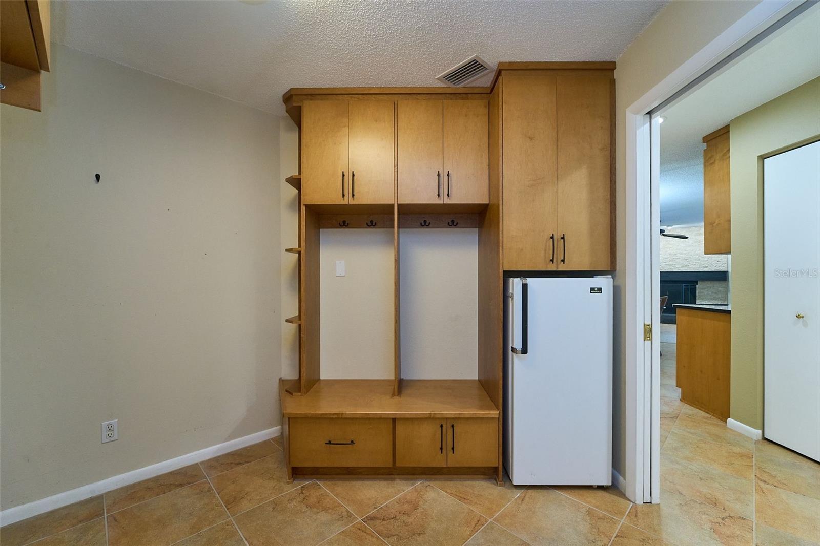 Image 53 of 89 For 2262 Willowbrook Drive