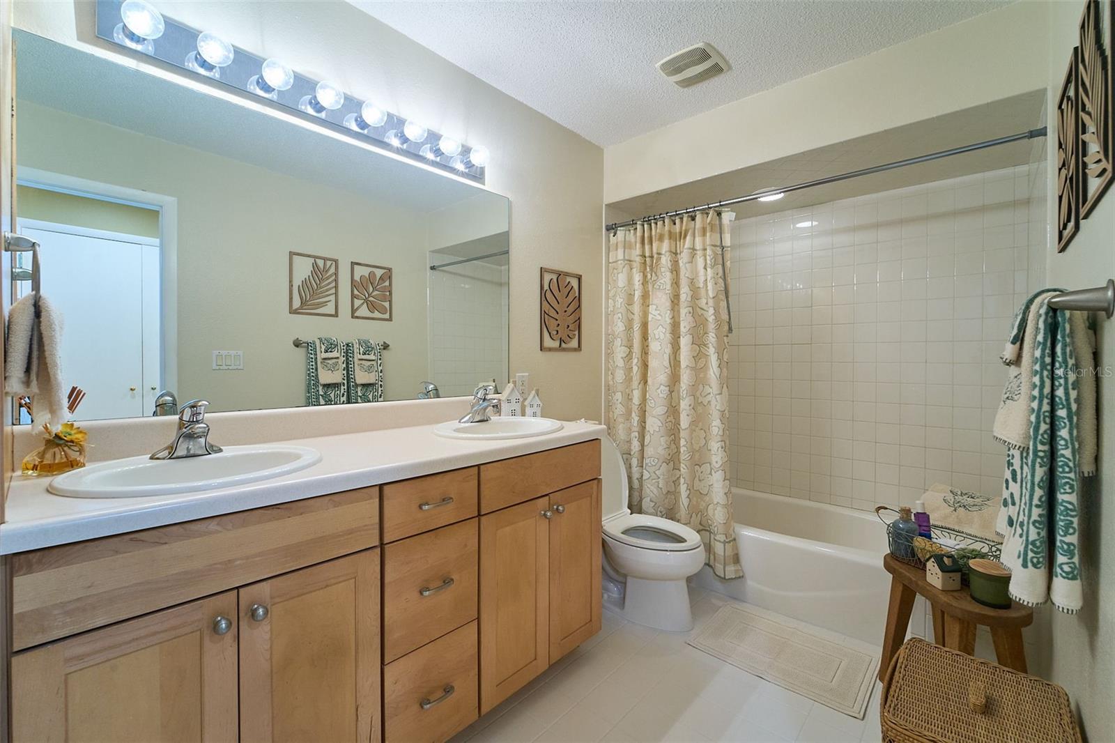 Image 57 of 89 For 2262 Willowbrook Drive