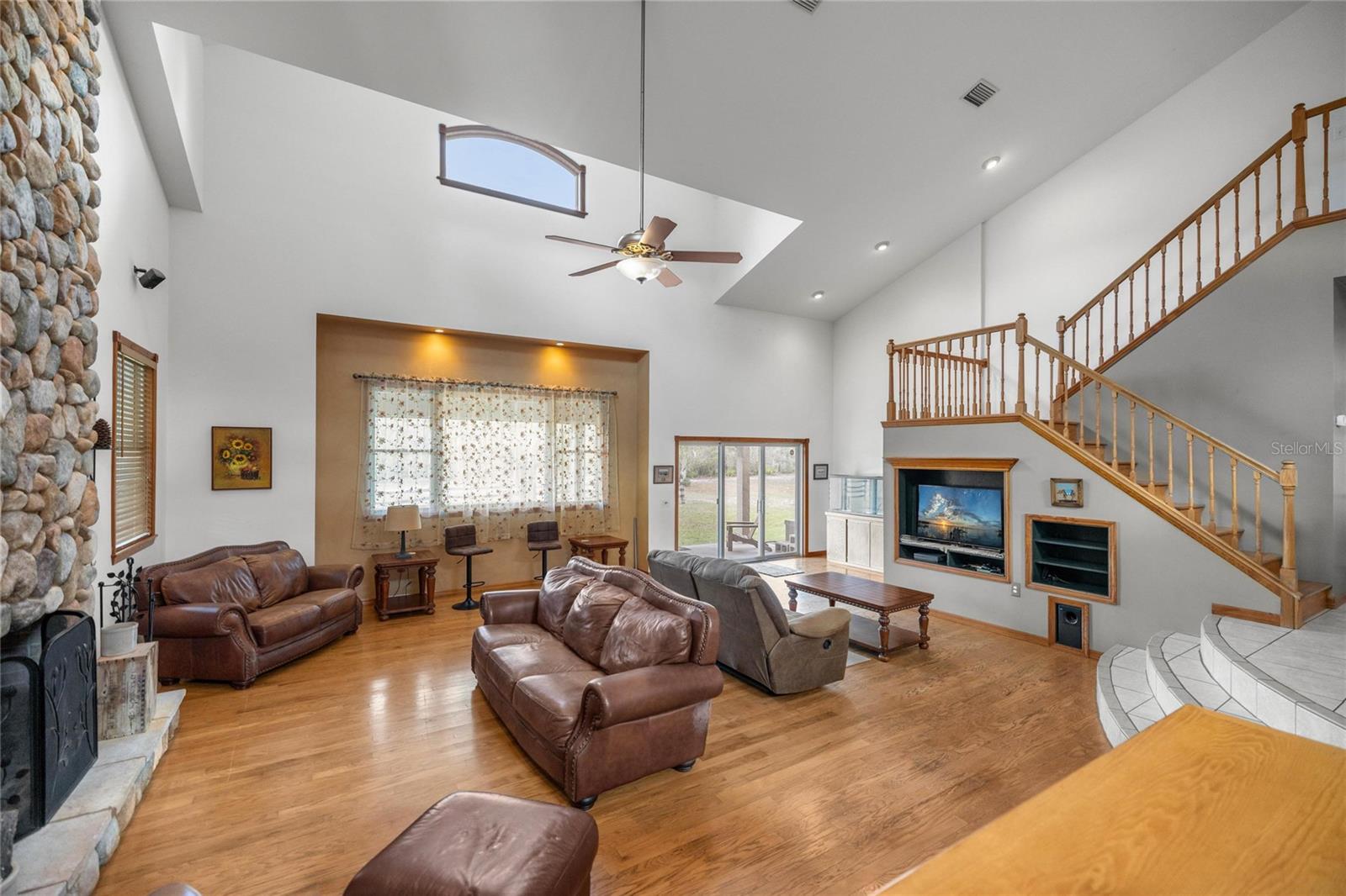 Listing photo id 8 for 4559 Dunklin Street