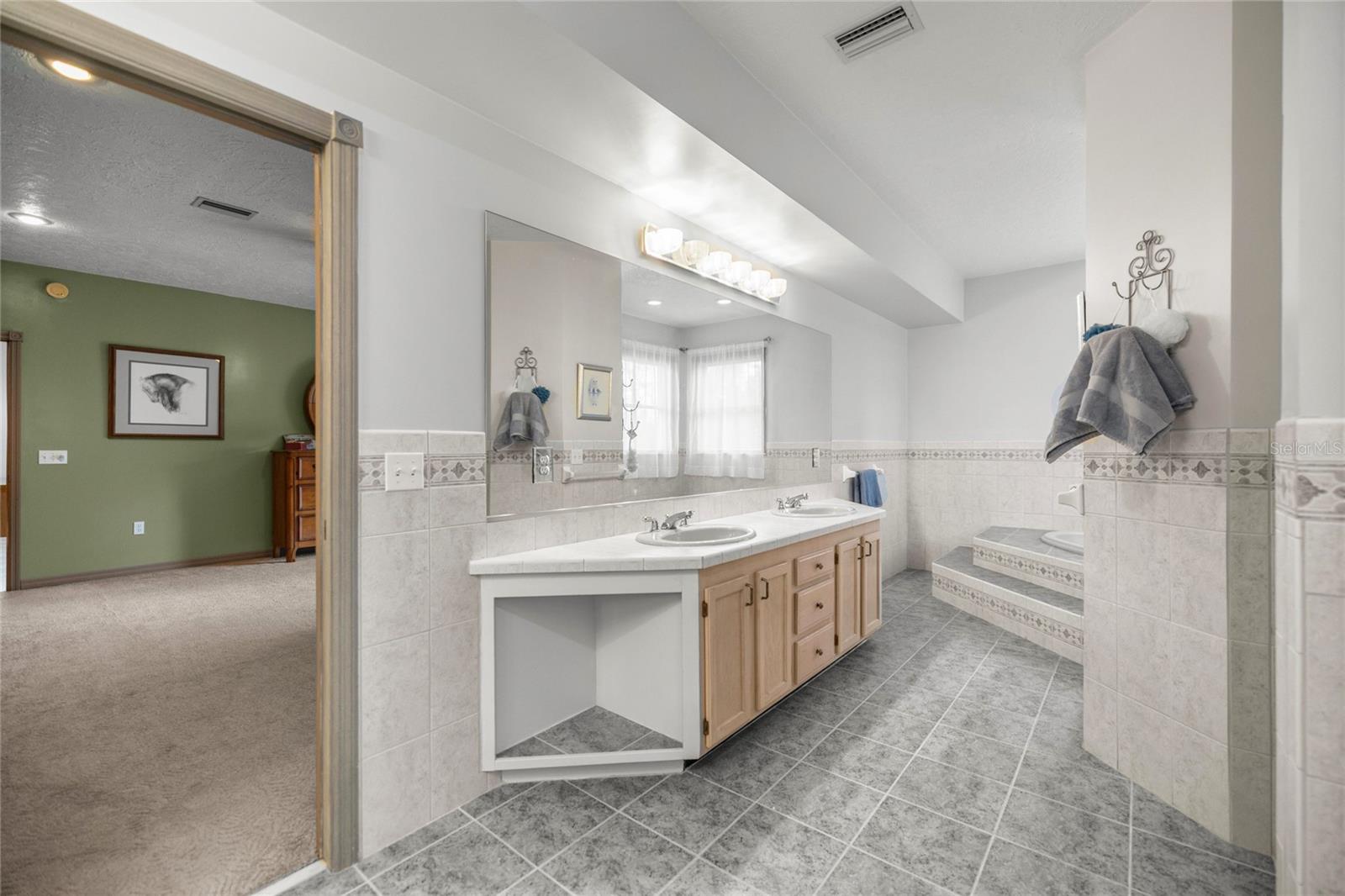 Listing photo id 19 for 4559 Dunklin Street