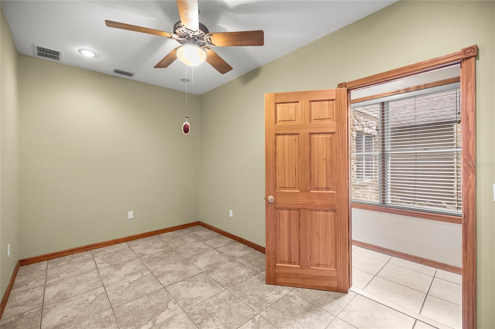 Listing photo id 21 for 4559 Dunklin Street