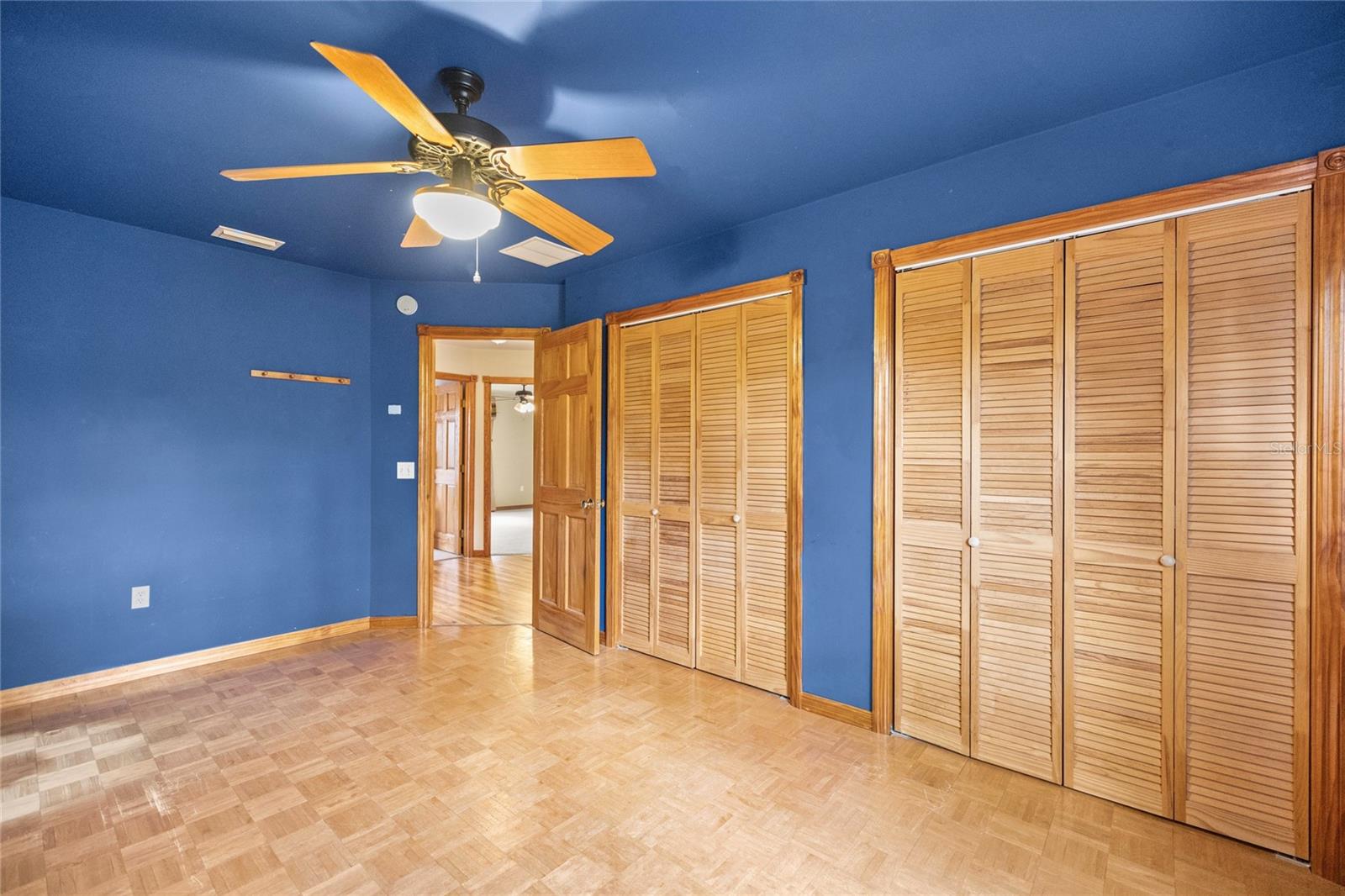 Listing photo id 33 for 4559 Dunklin Street