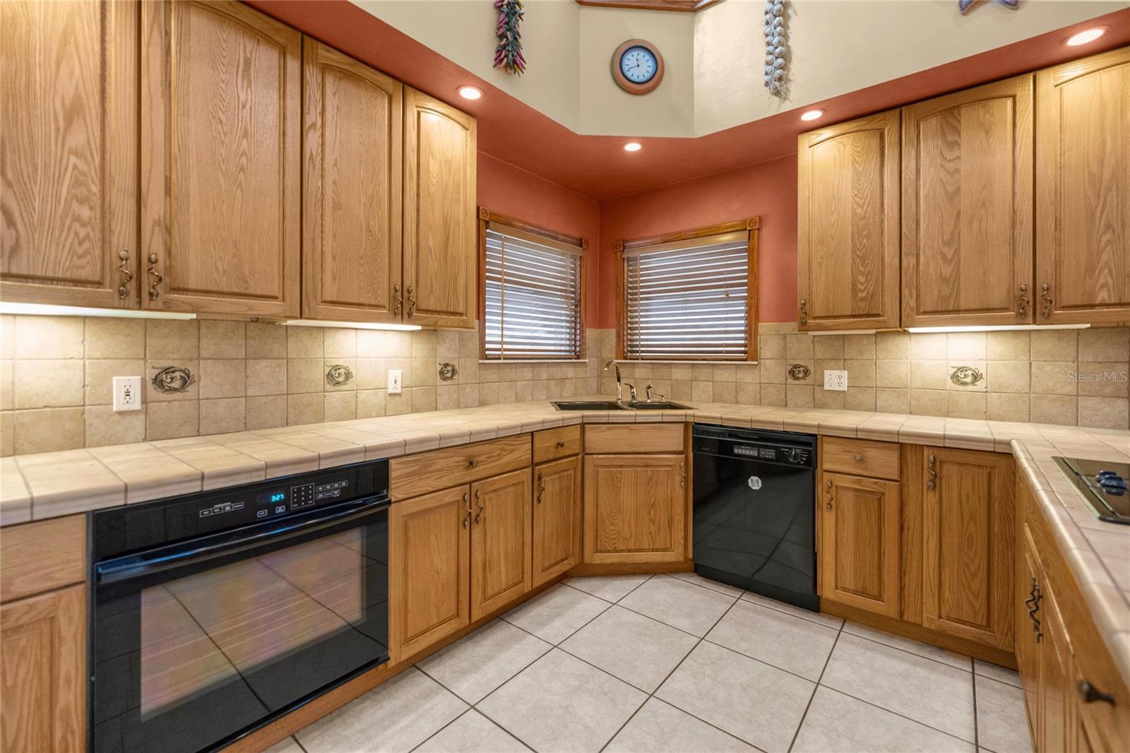 Listing photo id 6 for 4559 Dunklin Street