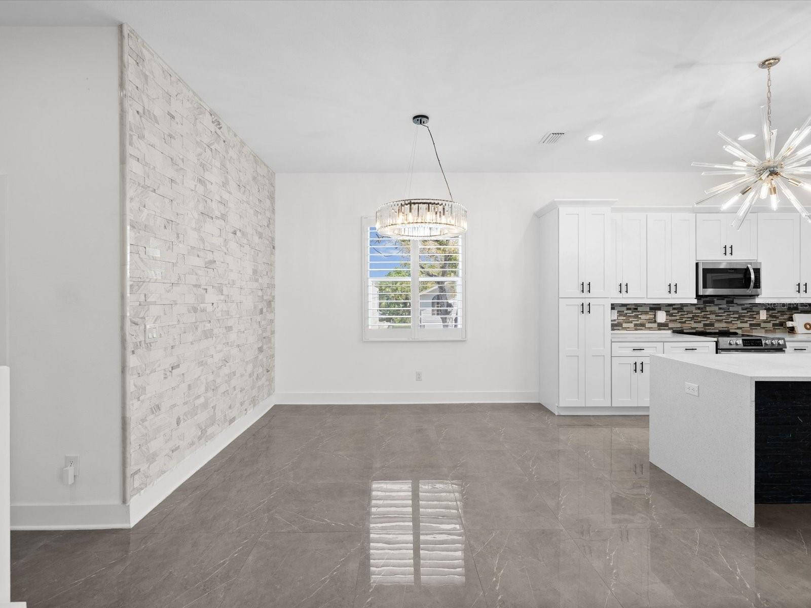 Image 10 of 76 For 5002 Idaho Street