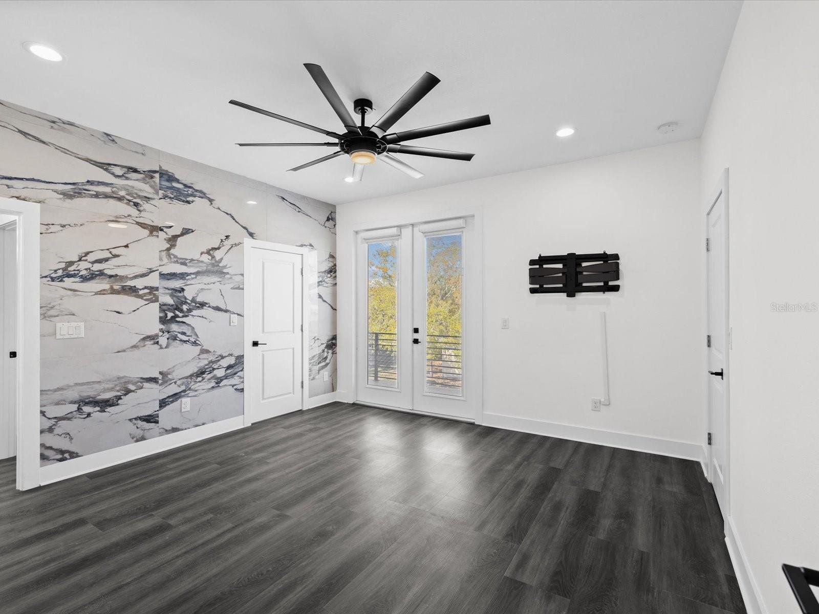 Image 15 of 76 For 5002 Idaho Street