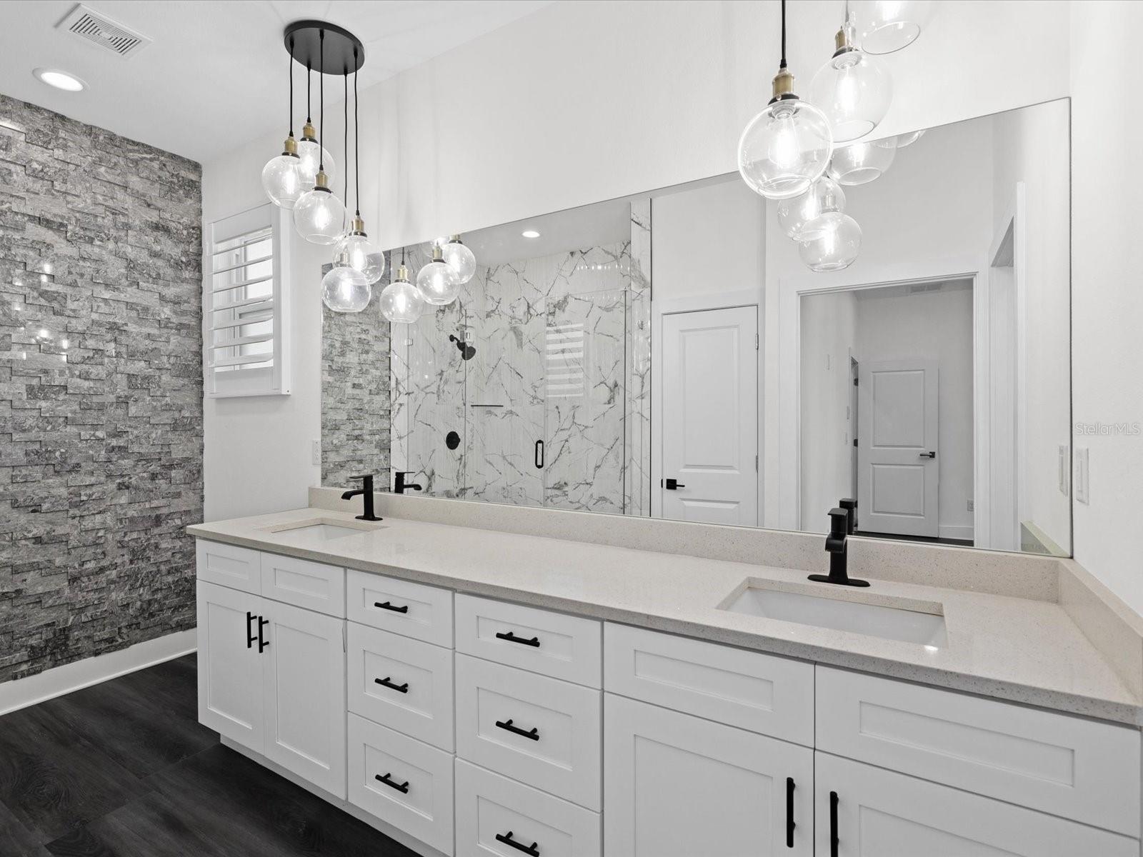 Image 18 of 76 For 5002 Idaho Street