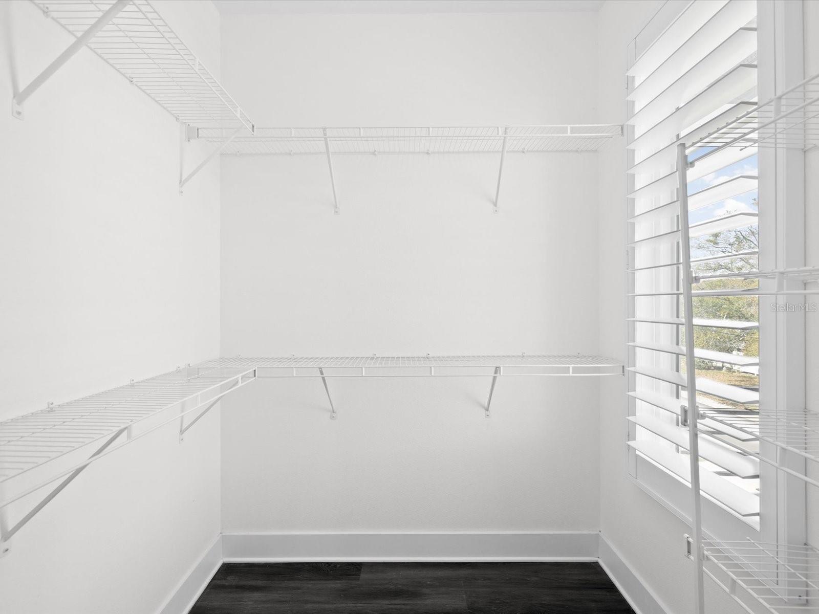 Image 21 of 76 For 5002 Idaho Street